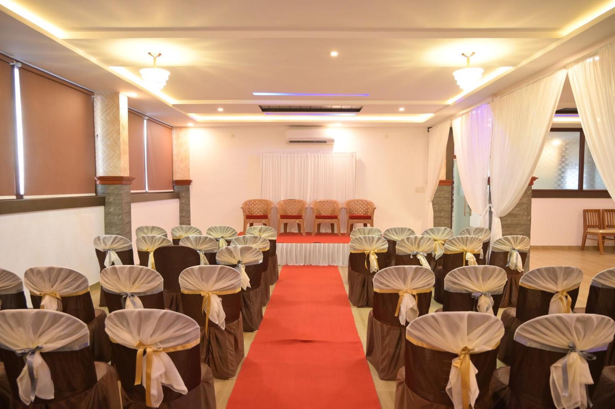 Opm Inn Payyannur Exterior foto